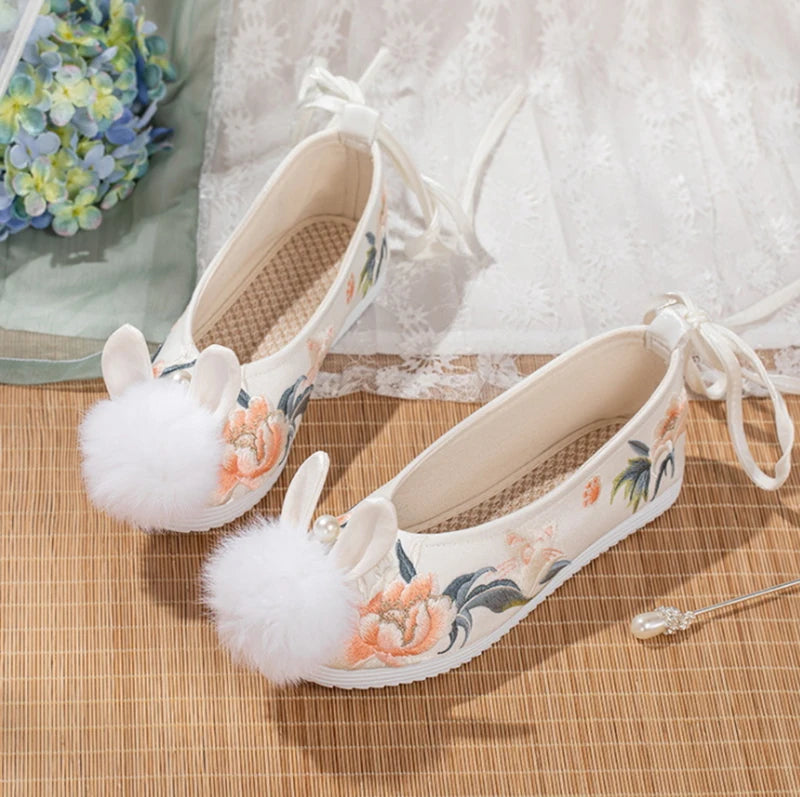 Lovely Hanfu Shoes Women Chinese Traditional Flat Shoes Winter Warm Thick Hanfu Embroidered Shoes Cosplay Accessory For Women