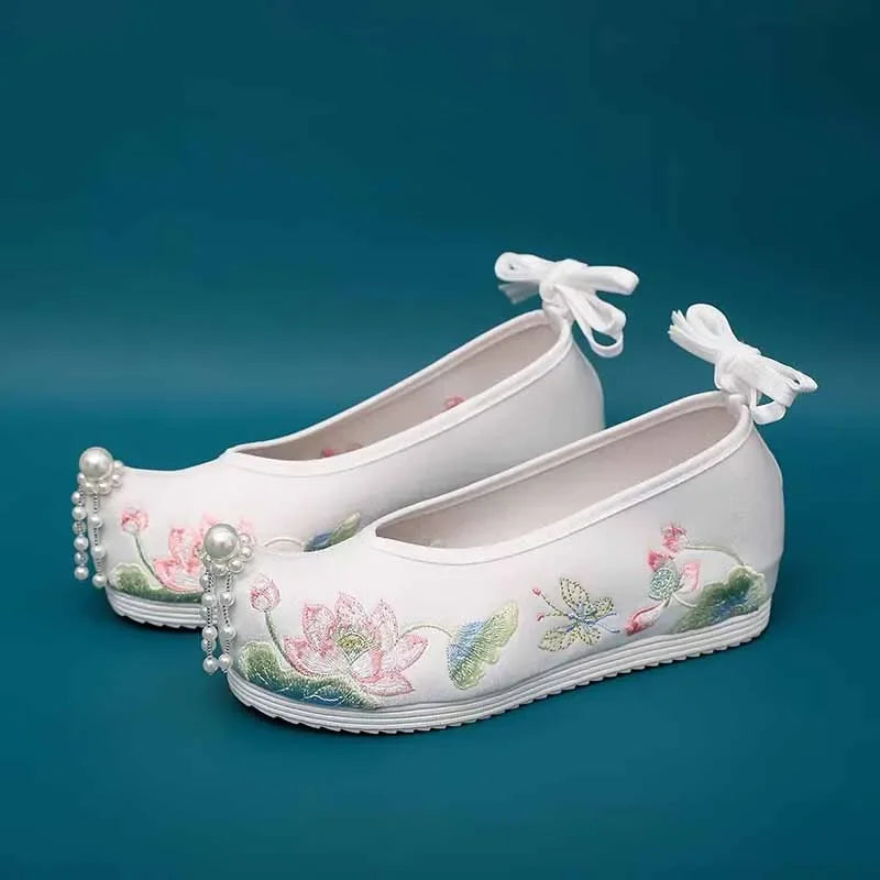 Hanfu Traditional Shoes Women Chinese Flat Embroidery Vintage Cosplay Hanfu Shoes White Black Red Plus Size 41 Gift