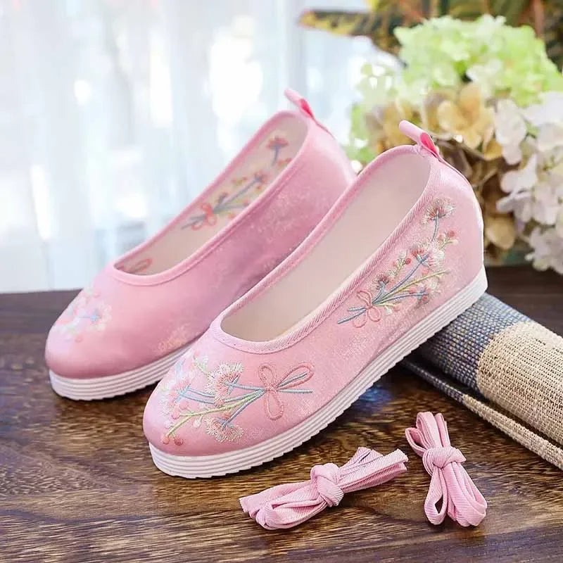 Hanfu Traditional Shoes Women Chinese Flat Embroidery Vintage Cosplay Hanfu Shoes White Black Red Plus Size 41 Gift