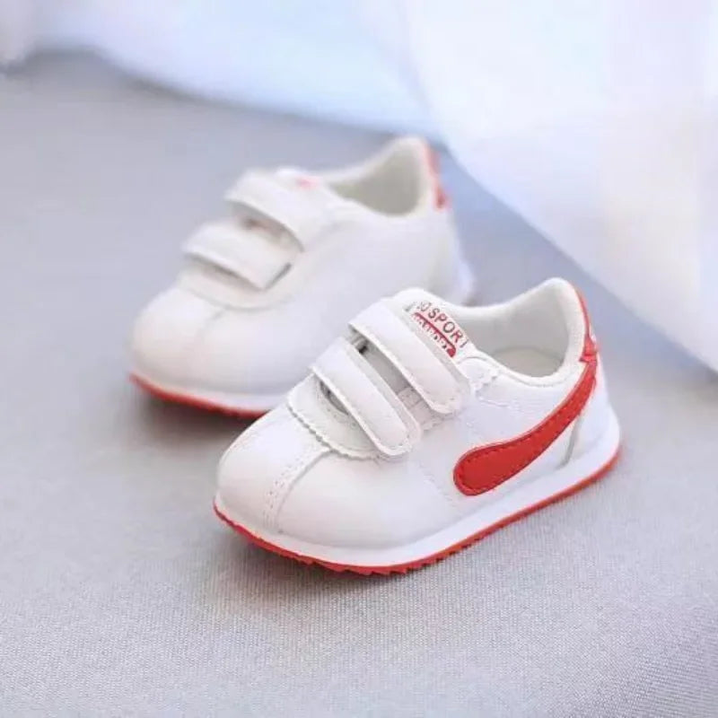 New Four Seasons Children's Sneakers Boys Breathable Soft Bottom Board Shoes Girls Soft Bottom Casual Shoes Kids Walking Shoes