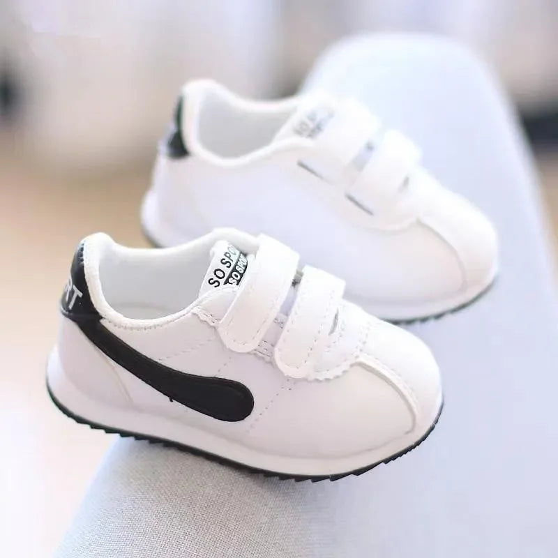 New Four Seasons Children's Sneakers Boys Breathable Soft Bottom Board Shoes Girls Soft Bottom Casual Shoes Kids Walking Shoes