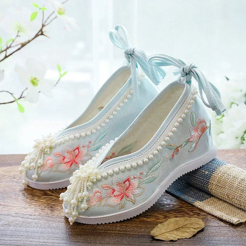Hanfu Shoes Women Chinese Vintage Embroidered Shoes Hanfu Cheongsam Shoes White Blue Red Chinese Gift For Women Plus Size 40
